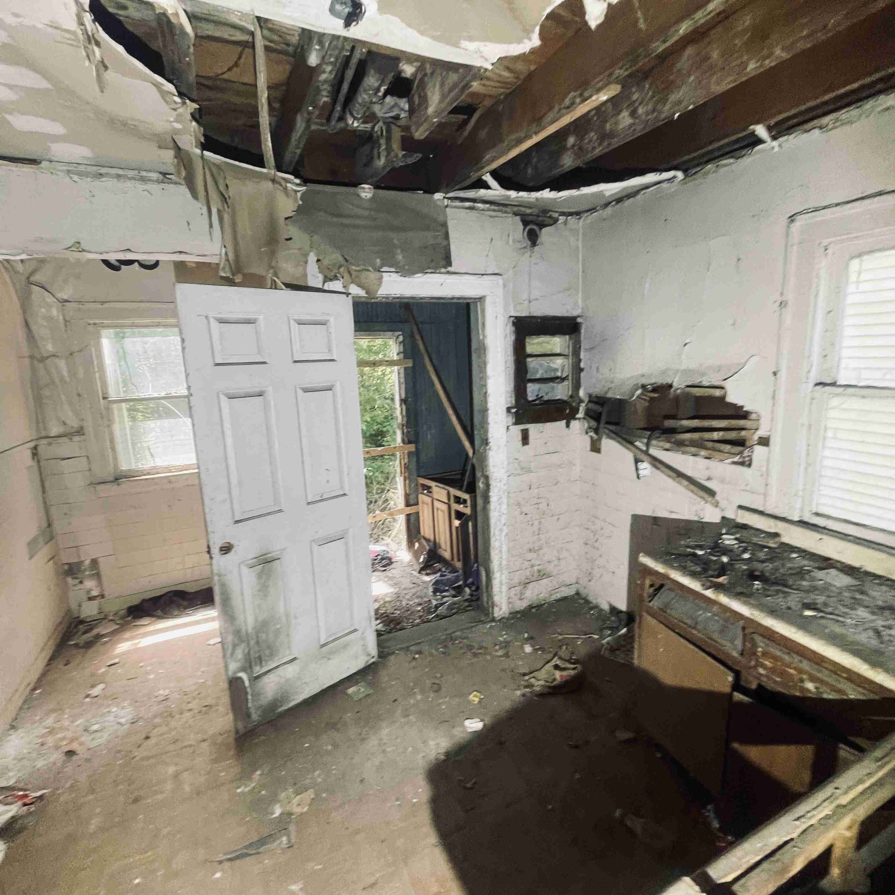 2537 Fullerton (30).jpg